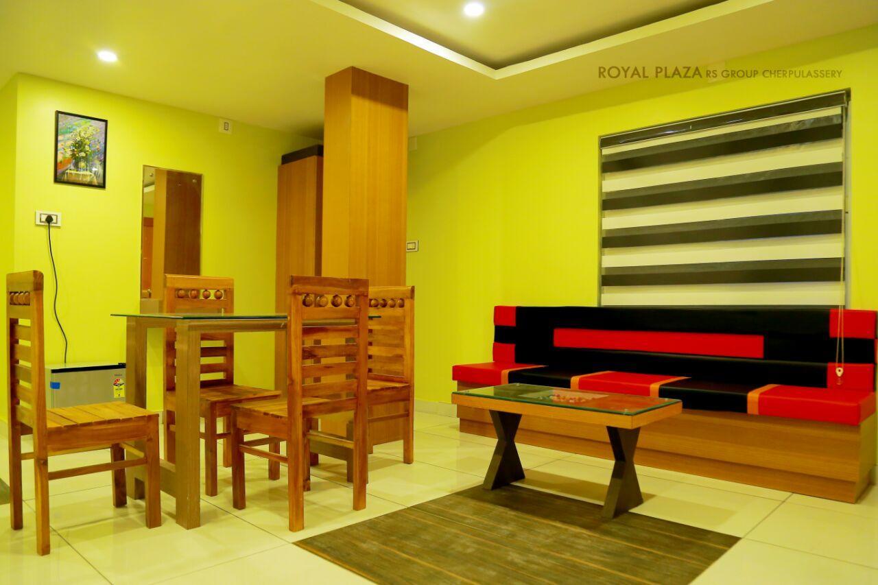 Отель Royal Plaza Residency Cheruppulasseri Экстерьер фото