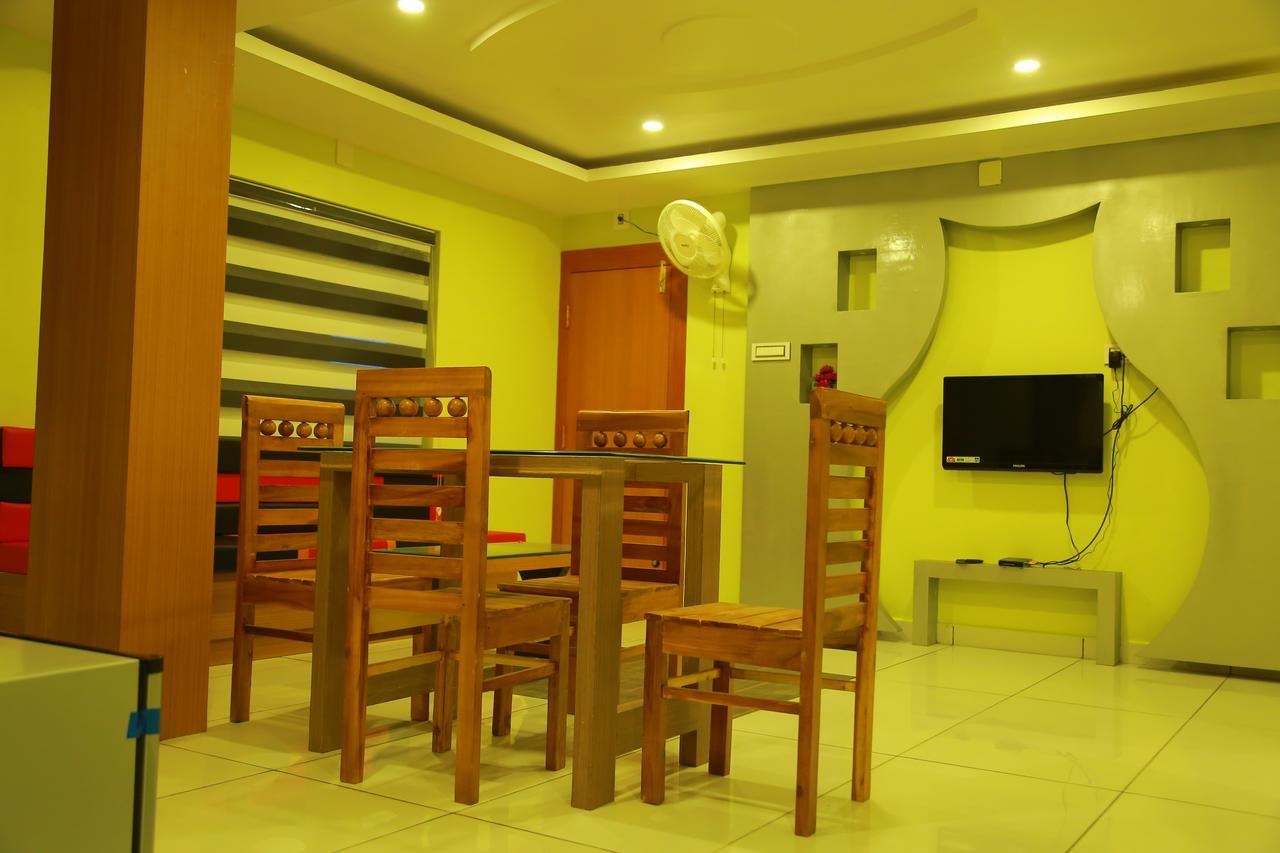 Отель Royal Plaza Residency Cheruppulasseri Экстерьер фото