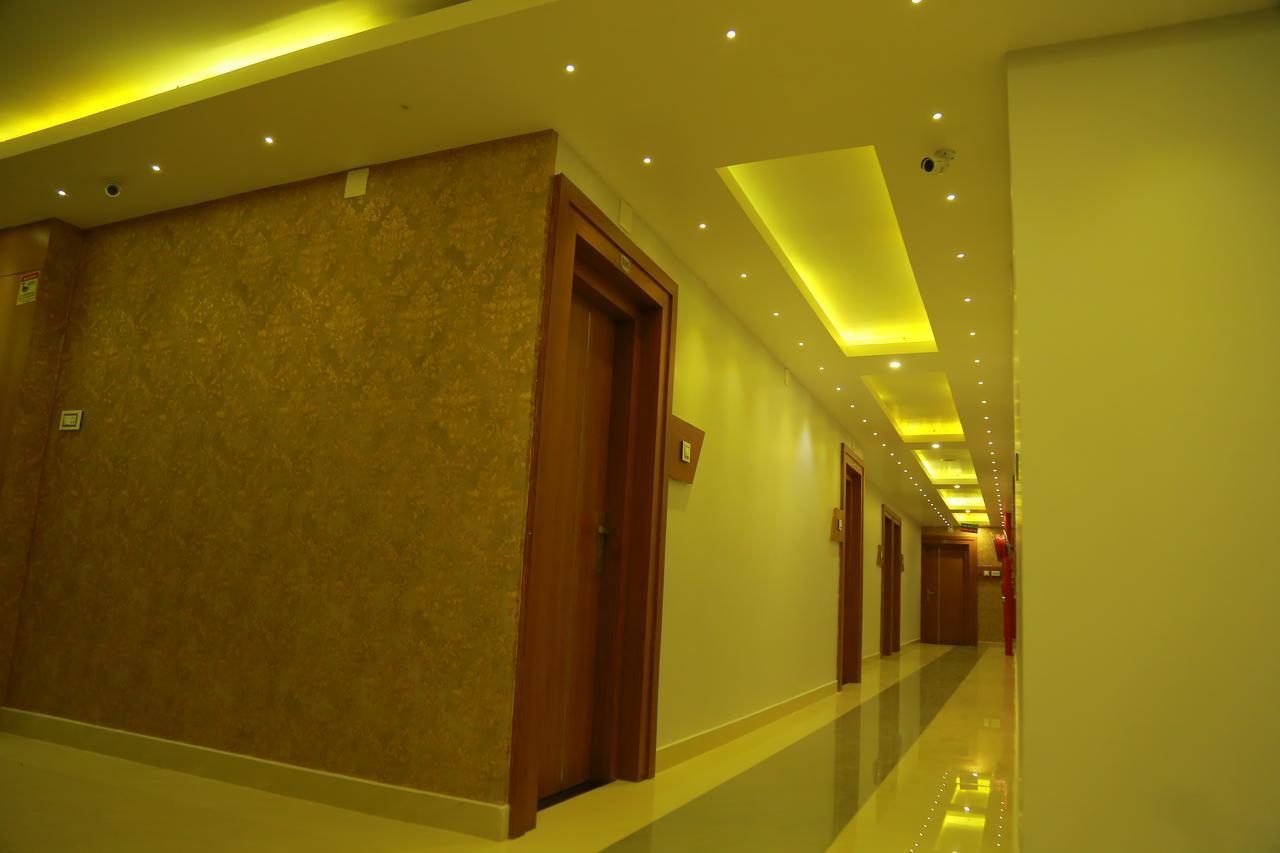 Отель Royal Plaza Residency Cheruppulasseri Экстерьер фото